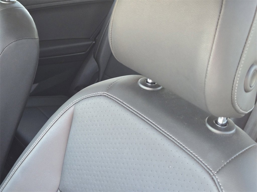 Used 2019 Volkswagen Tiguan SE image 16