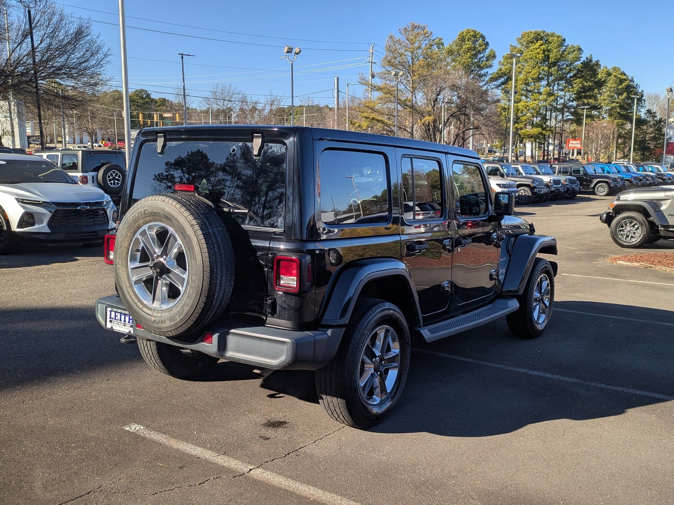 Used 2019 Jeep Wrangler Unlimited Sahara w/ Uconnect 4C Nav & Sound Group image 5