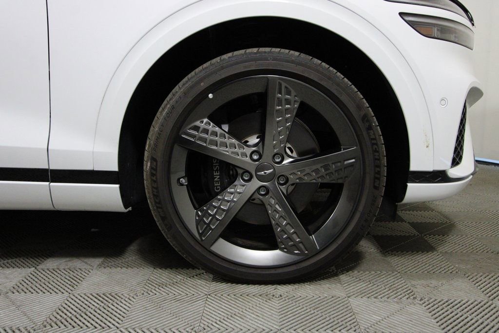 Used 2025 Genesis GV70 3.5T Sport w/ Sport Prestige Package AWD/4WD image 38