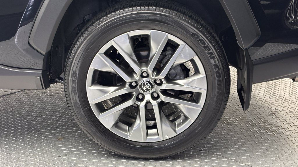Used 2023 Toyota RAV4 XLE Premium AWD/4WD image 6