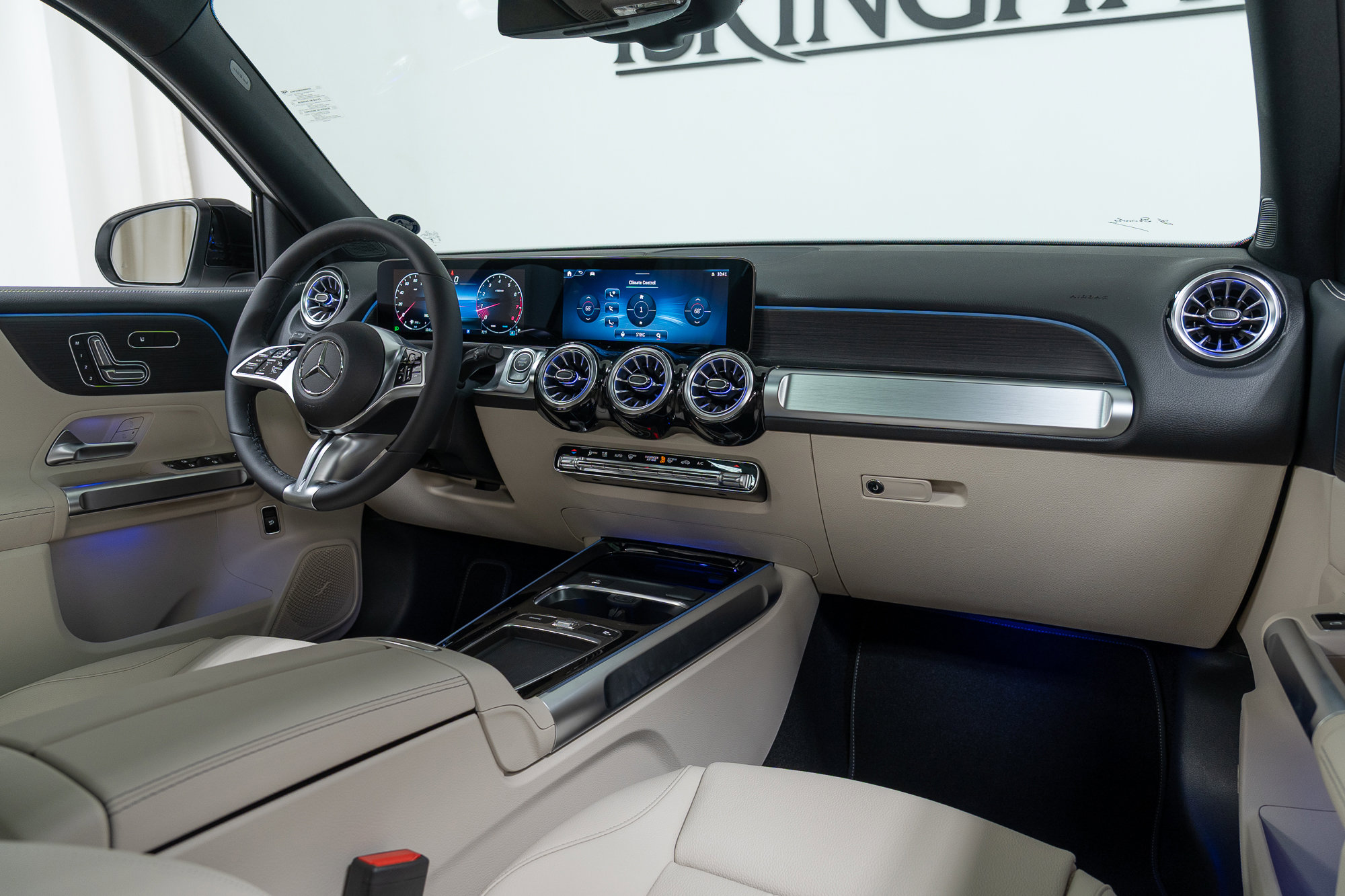 New 2026 Mercedes-Benz GLB 250 4MATIC image 14