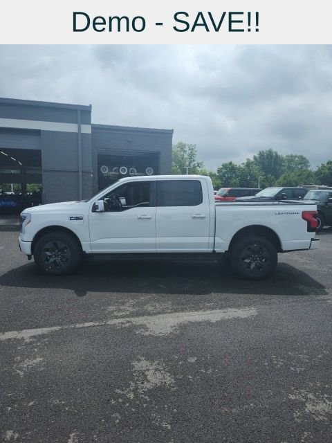 New 2025 Ford F150 Lightning Lariat image 8