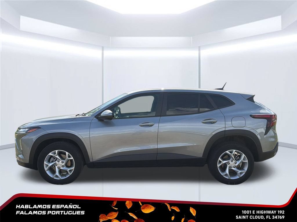 Used 2024 Chevrolet Trax LS w/ LS Convenience Package FWD image 3