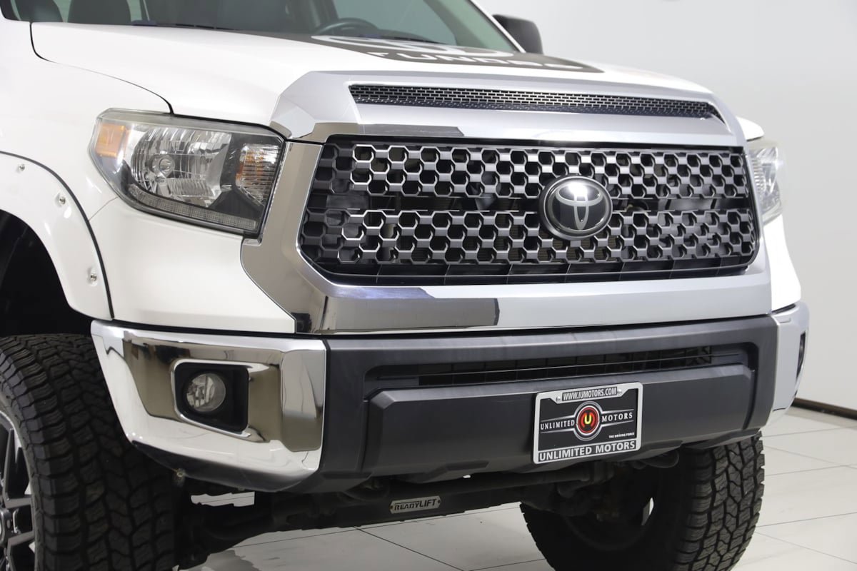 Used 2021 Toyota Tundra SR5 w/ SR5 Leather Package AWD/4WD image 36