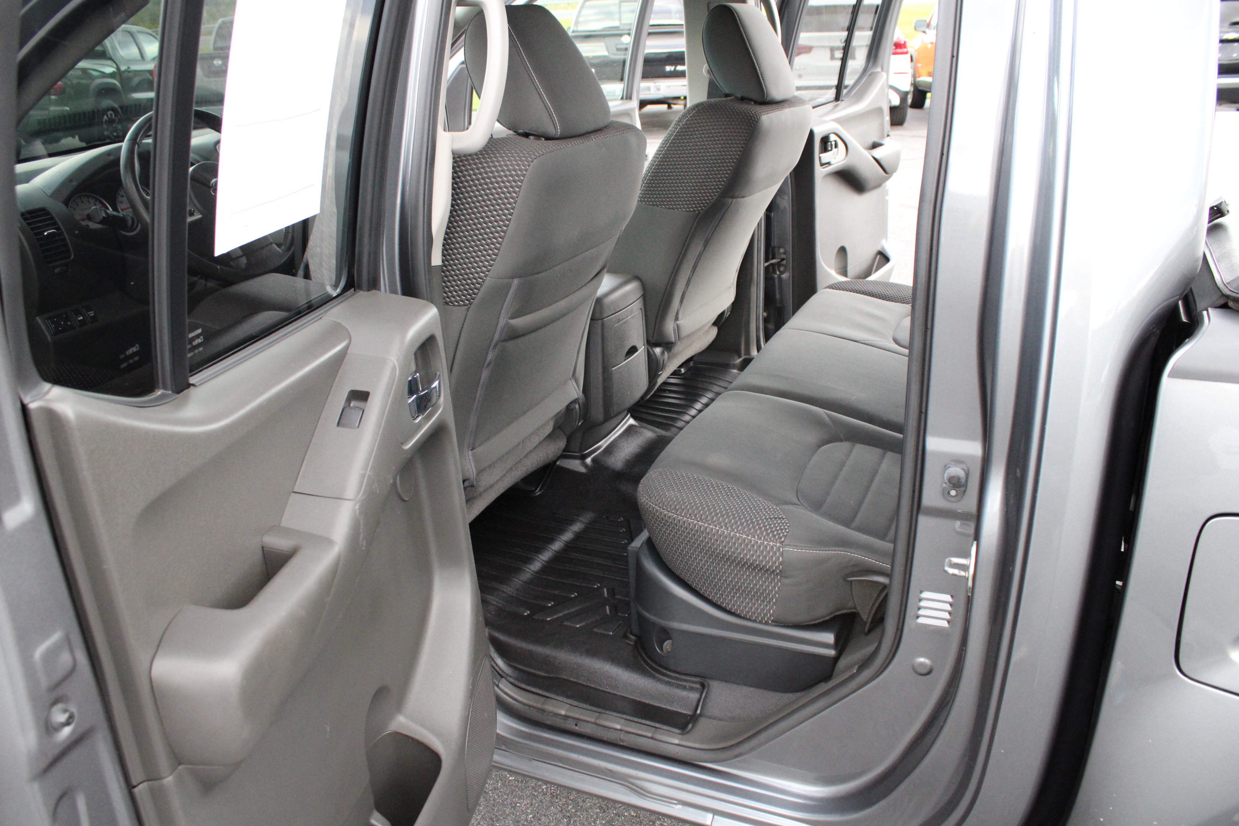 Used 2018 Nissan Frontier PRO-4X AWD/4WD image 20