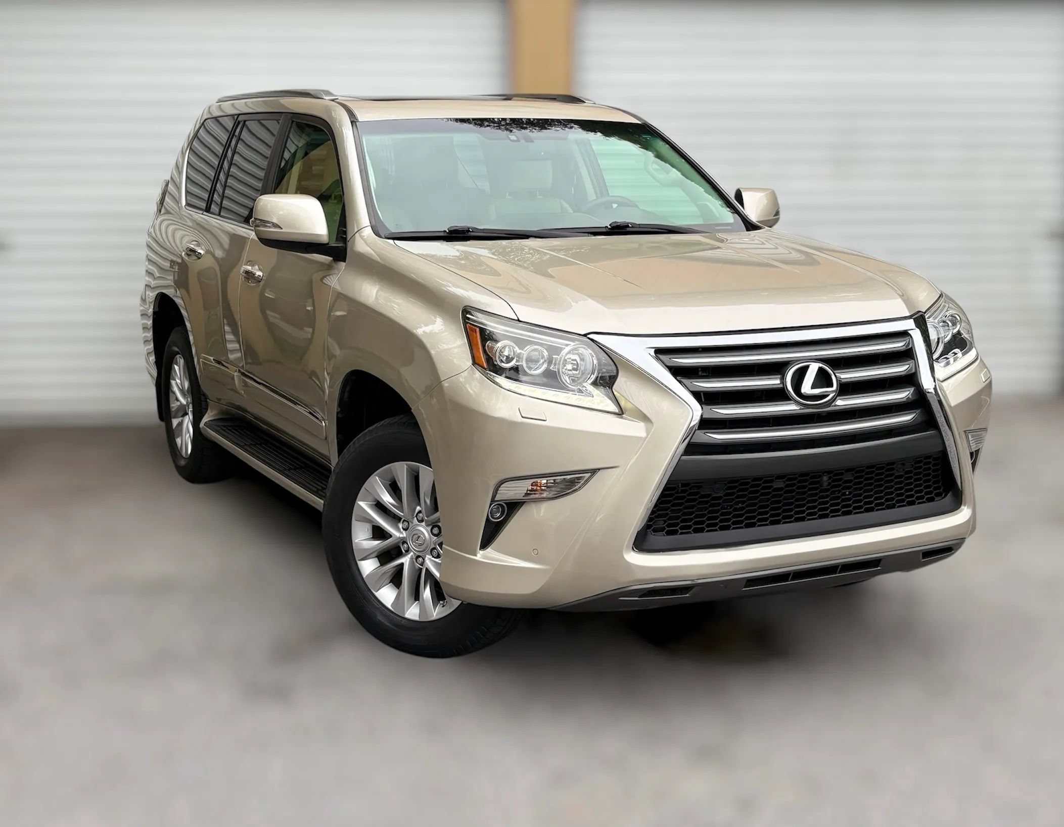 Used 2015 Lexus GX 460 w/ Premium Package AWD/4WD image 2