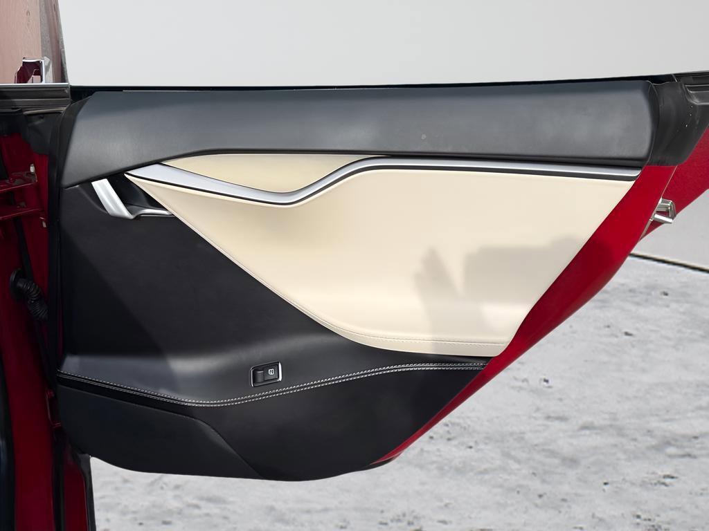 Used 2019 Tesla Model S Performance image 26