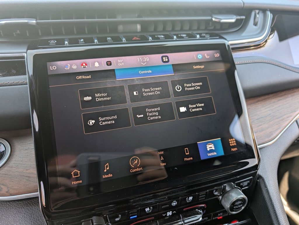 Used 2022 Jeep Grand Cherokee Summit w/ Luxury Tech Group V image 30