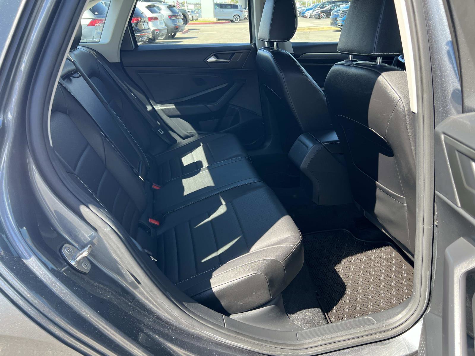 Certified 2022 Volkswagen Jetta SE image 29