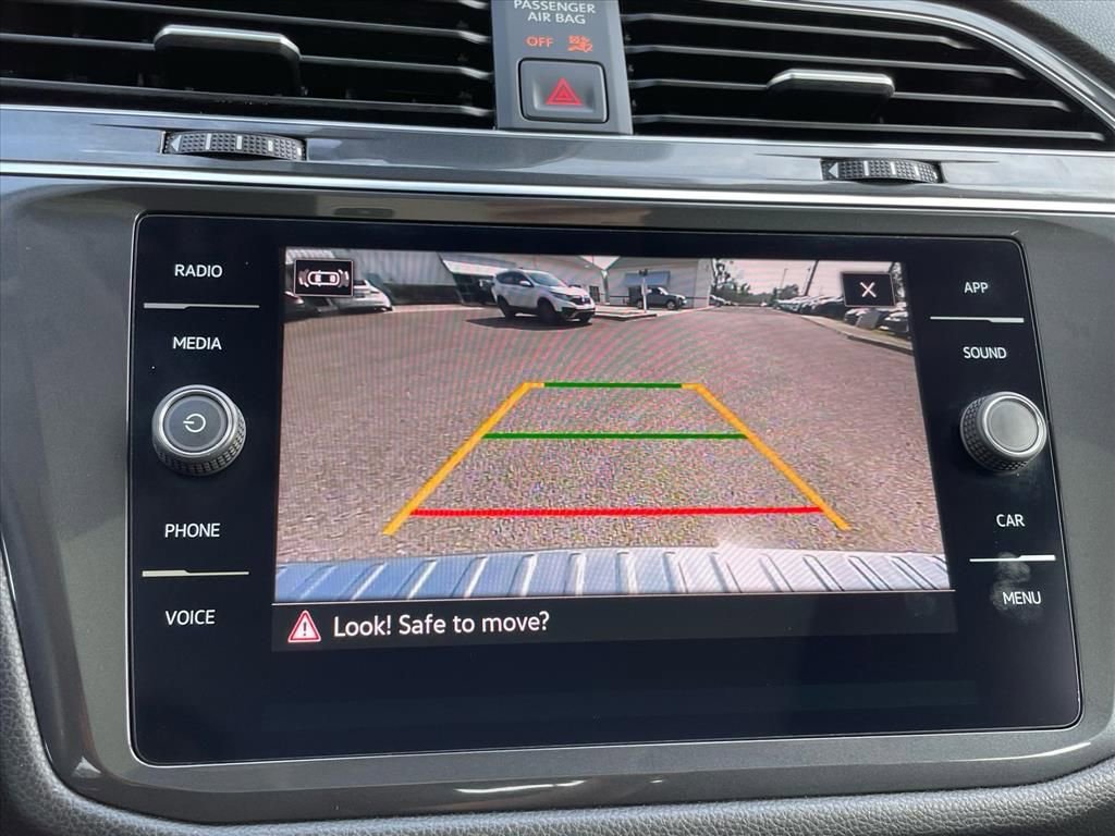 Used 2022 Volkswagen Tiguan SE image 18