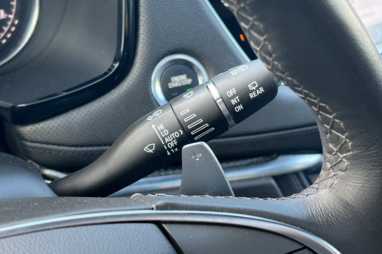 Used 2022 Cadillac XT5 Sportv w/ LPO, ONYX Package image 38