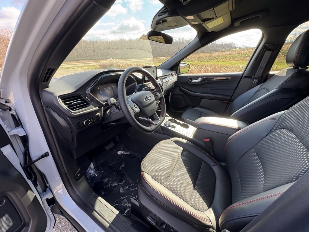 New 2026 Ford Escape ST-Line w/ Cold Weather Package image 38