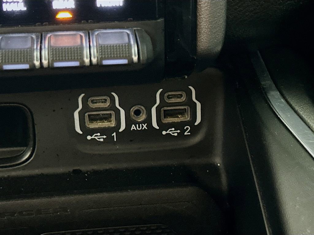 Used 2023 RAM 1500 Laramie AWD/4WD image 32