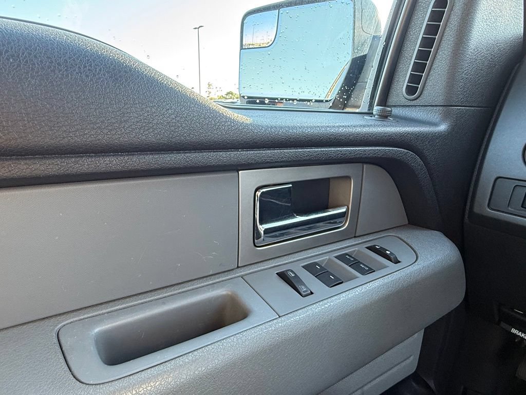 Used 2011 Ford F150 XLT w/ XLT Chrome Pkg AWD/4WD image 12