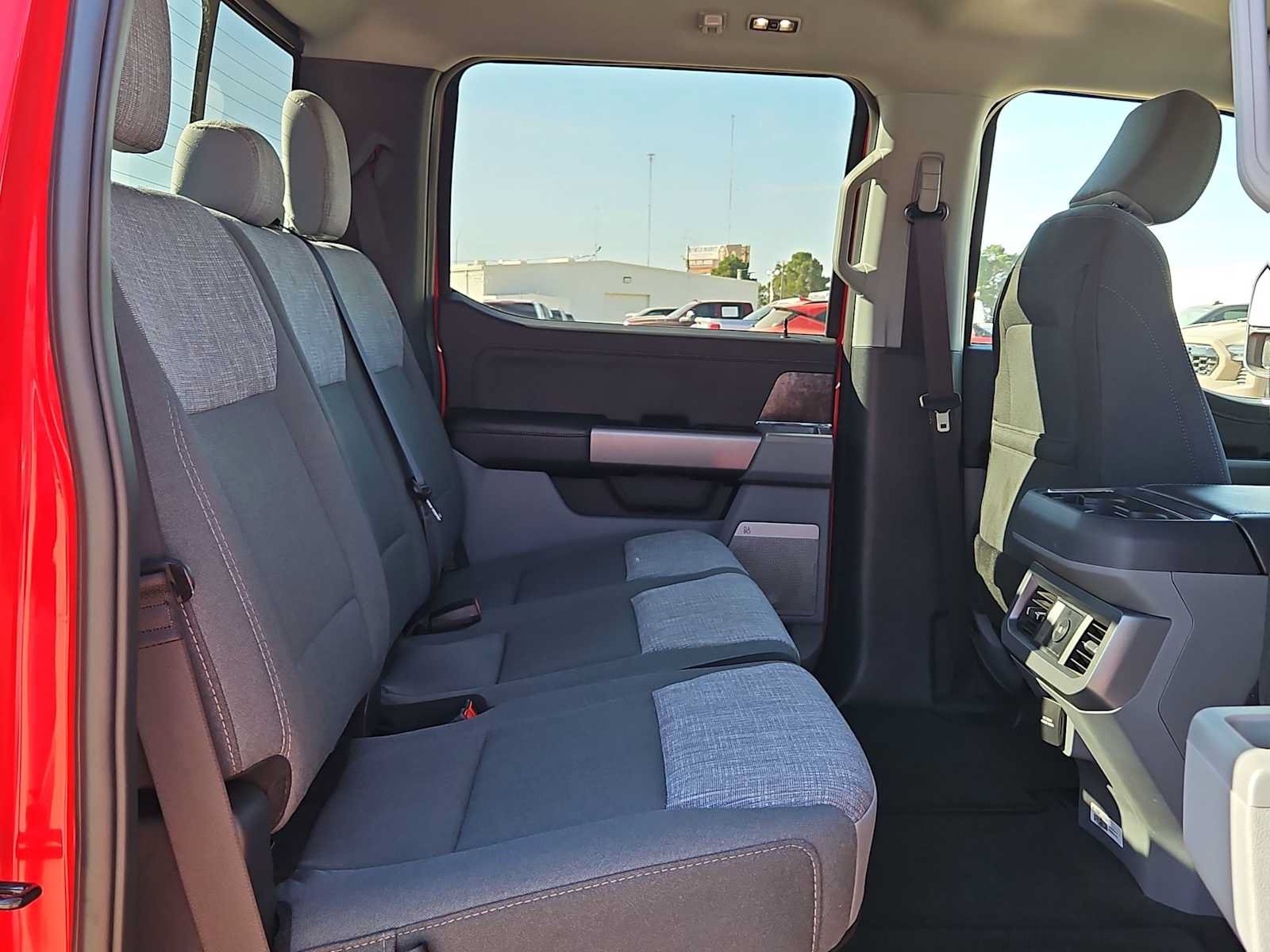 Used 2025 Ford F250 XLT w/ Black Appearance Package AWD/4WD image 17