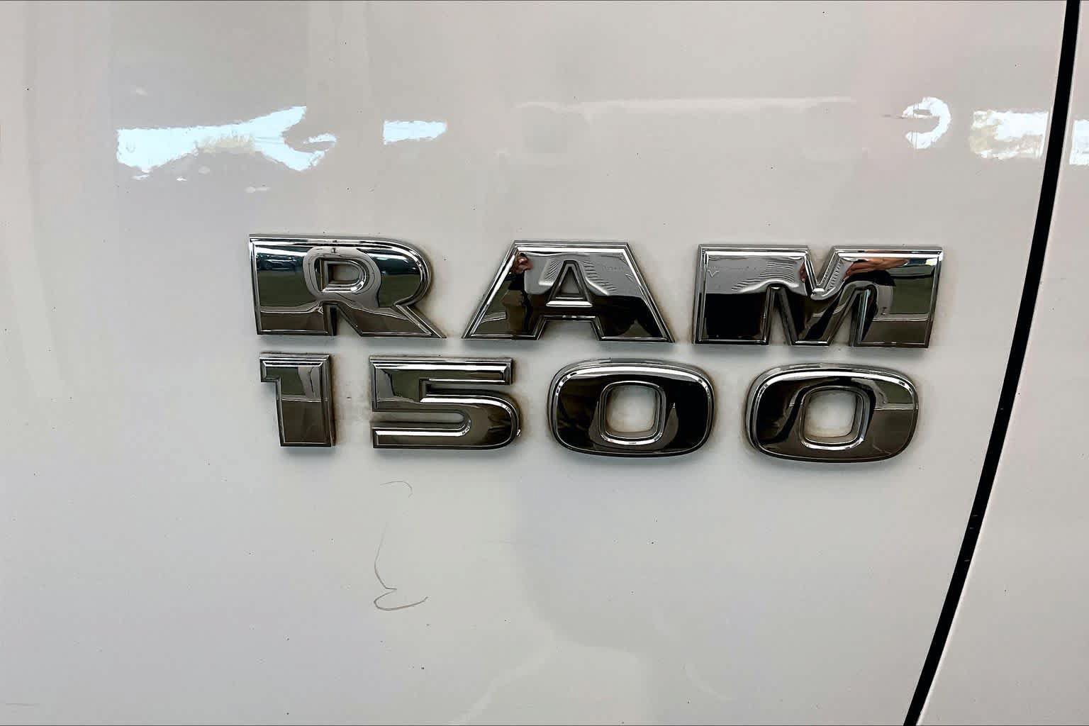 Used 2015 RAM 1500 Classic SLT RWD image 9