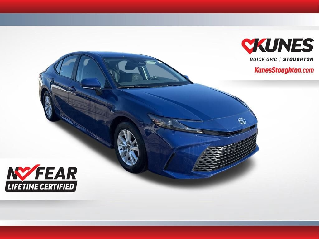 Used 2025 Toyota Camry LE image 4