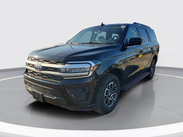 Certified 2024 Ford Expedition XLT image 3