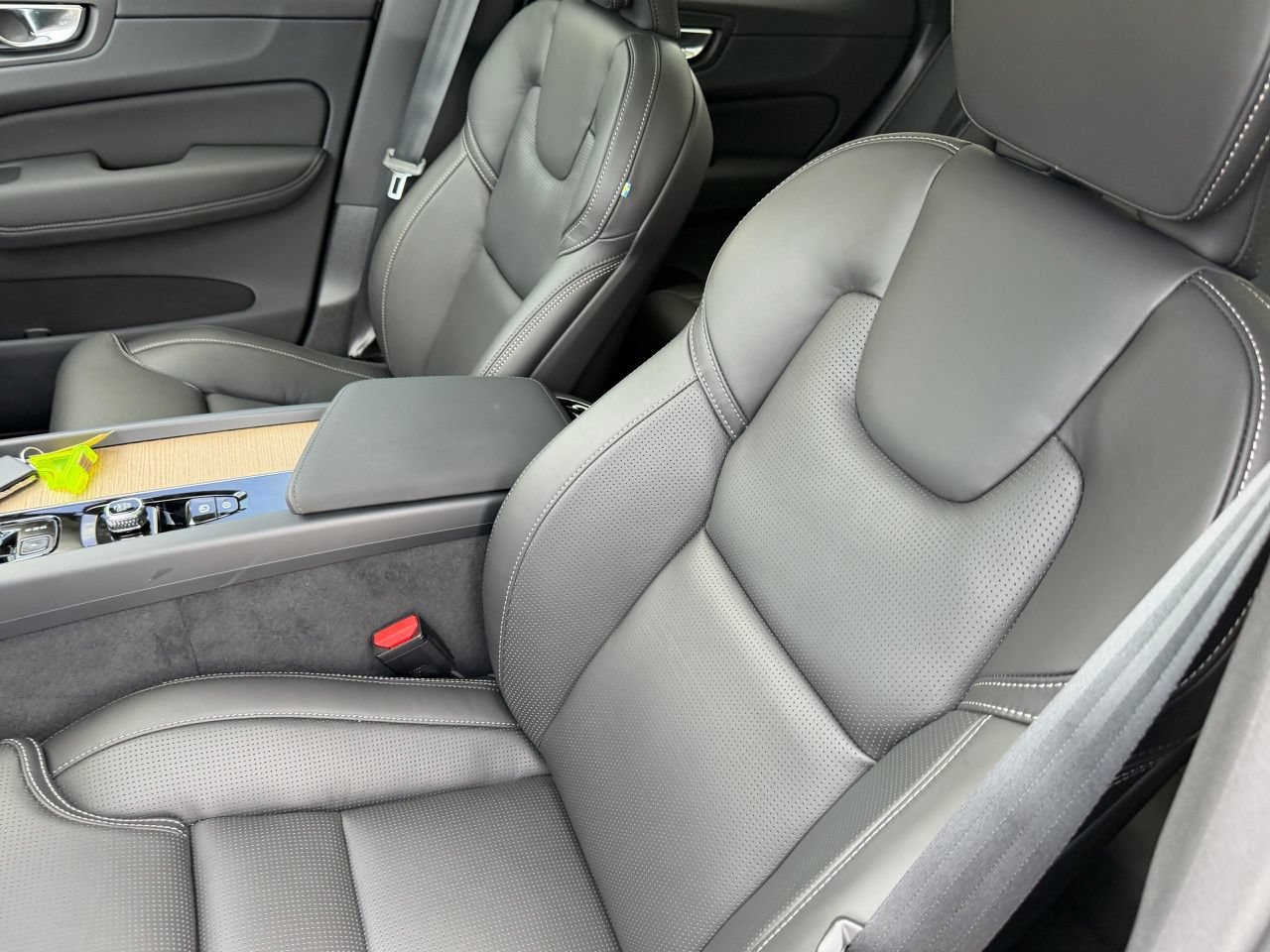 New 2027 Volvo XC60 B5 Ultra AWD/4WD image 19