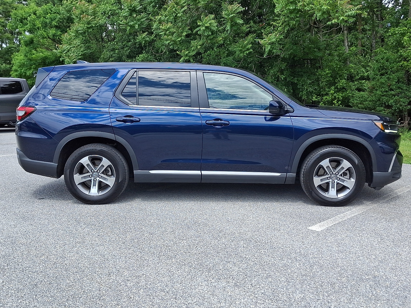 Used 2025 Honda Pilot EX-L image 7