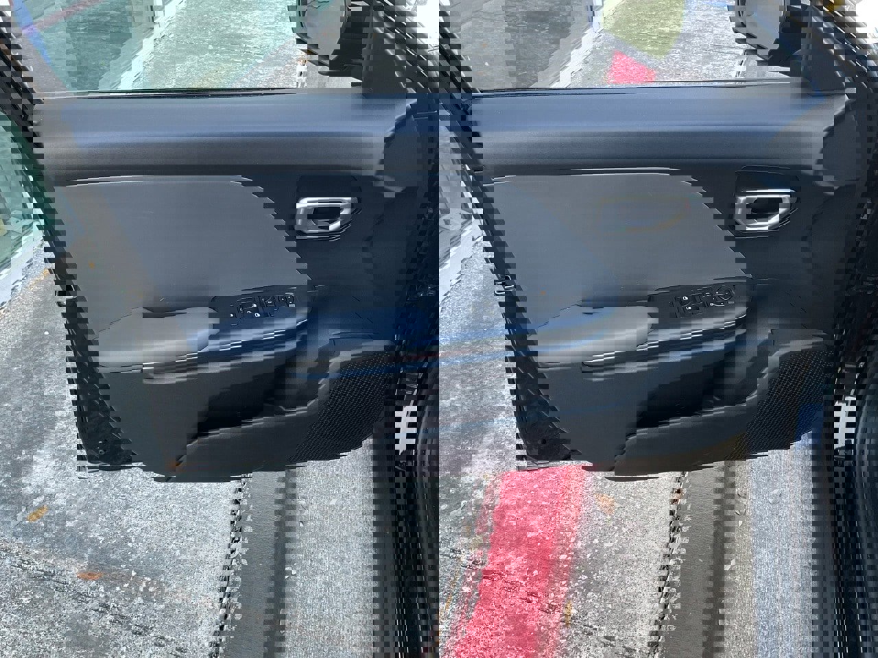 Used 2025 Kia K4 LXS image 12