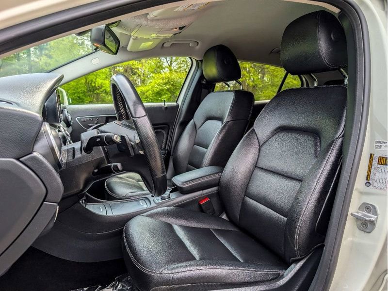 Used 2015 Mercedes-Benz GLA 250 4MATIC image 14