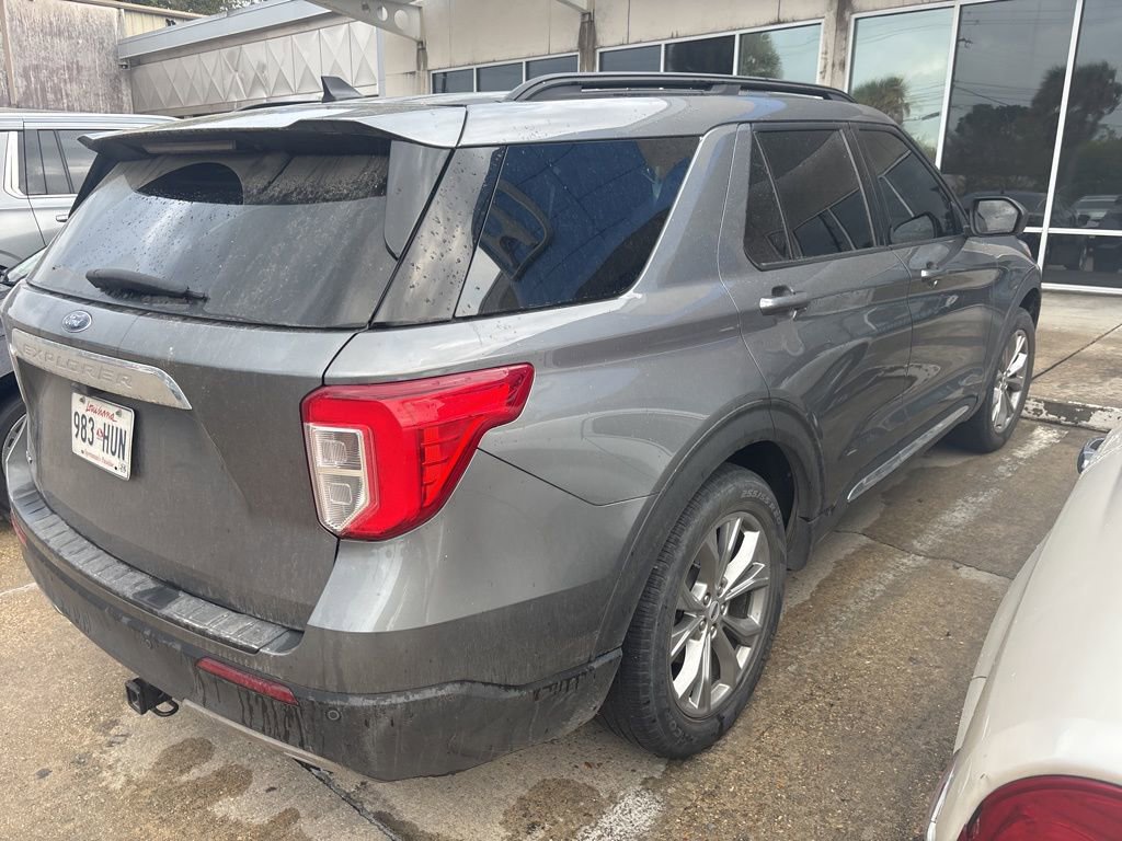 Used 2023 Ford Explorer XLT w/ Equipment Group 202A image 4