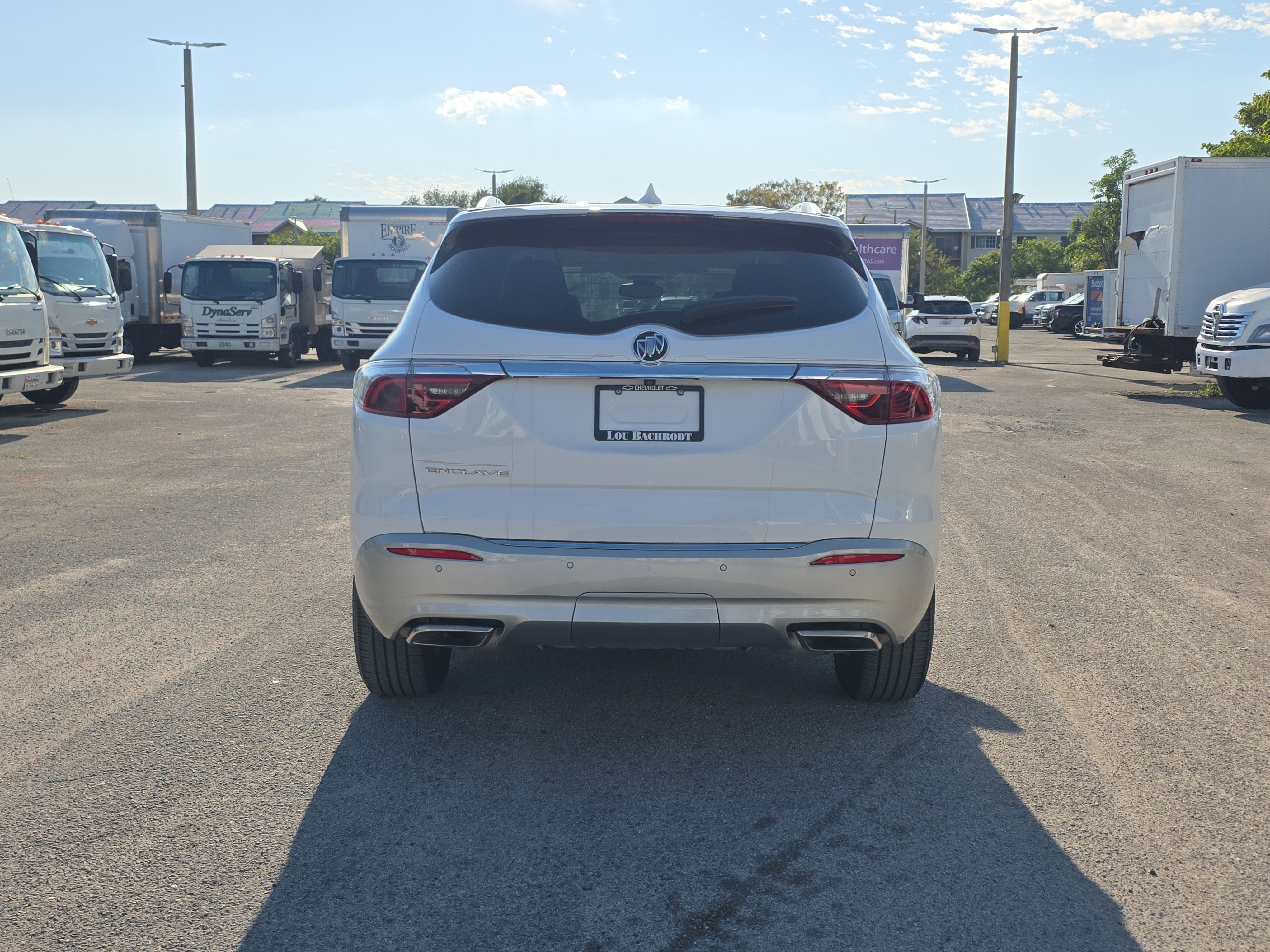Used 2023 Buick Enclave Essence image 6