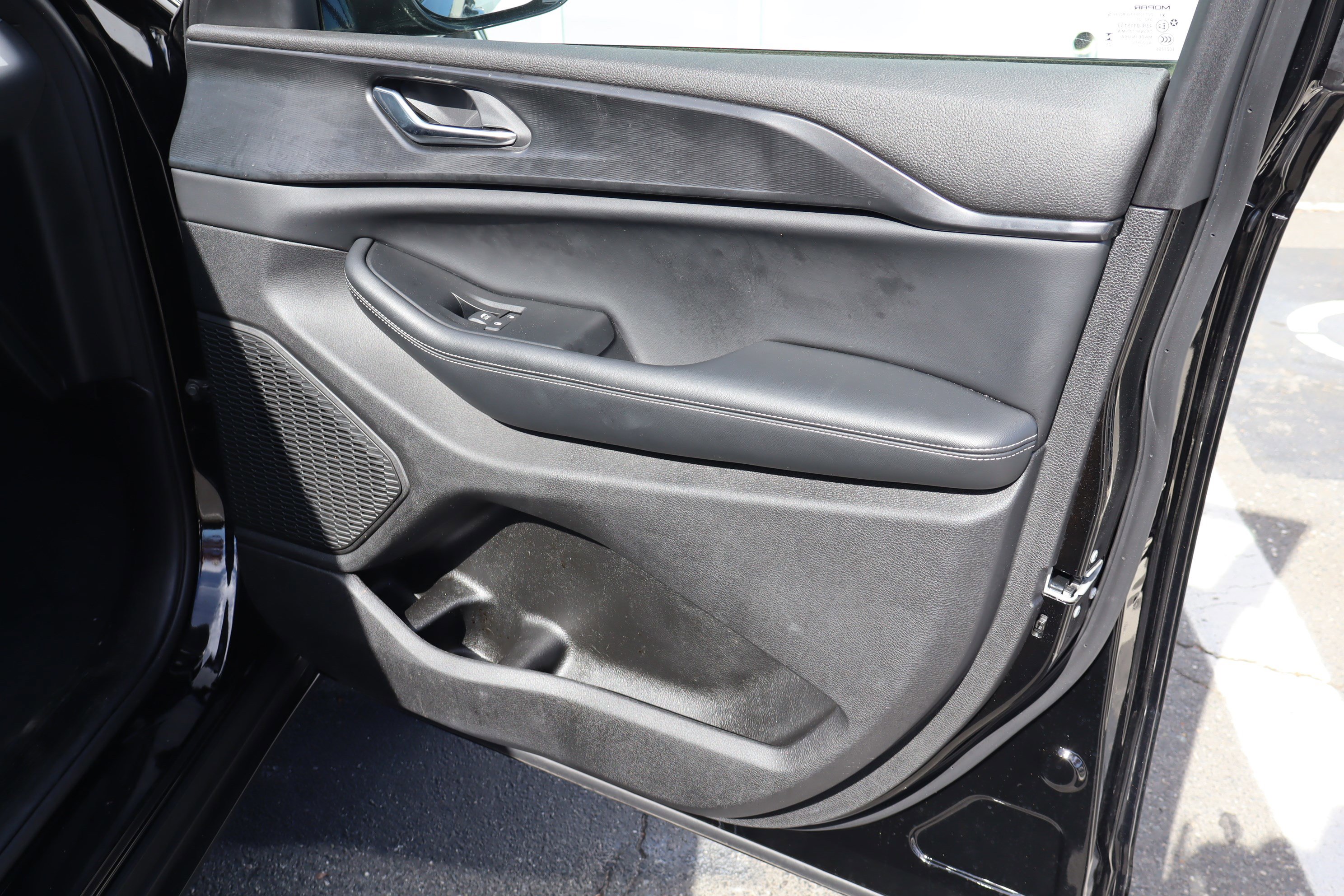 Used 2024 Jeep Grand Cherokee L Altitude image 39