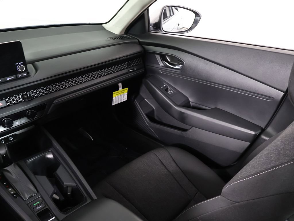 Used 2023 Honda Accord LX image 32
