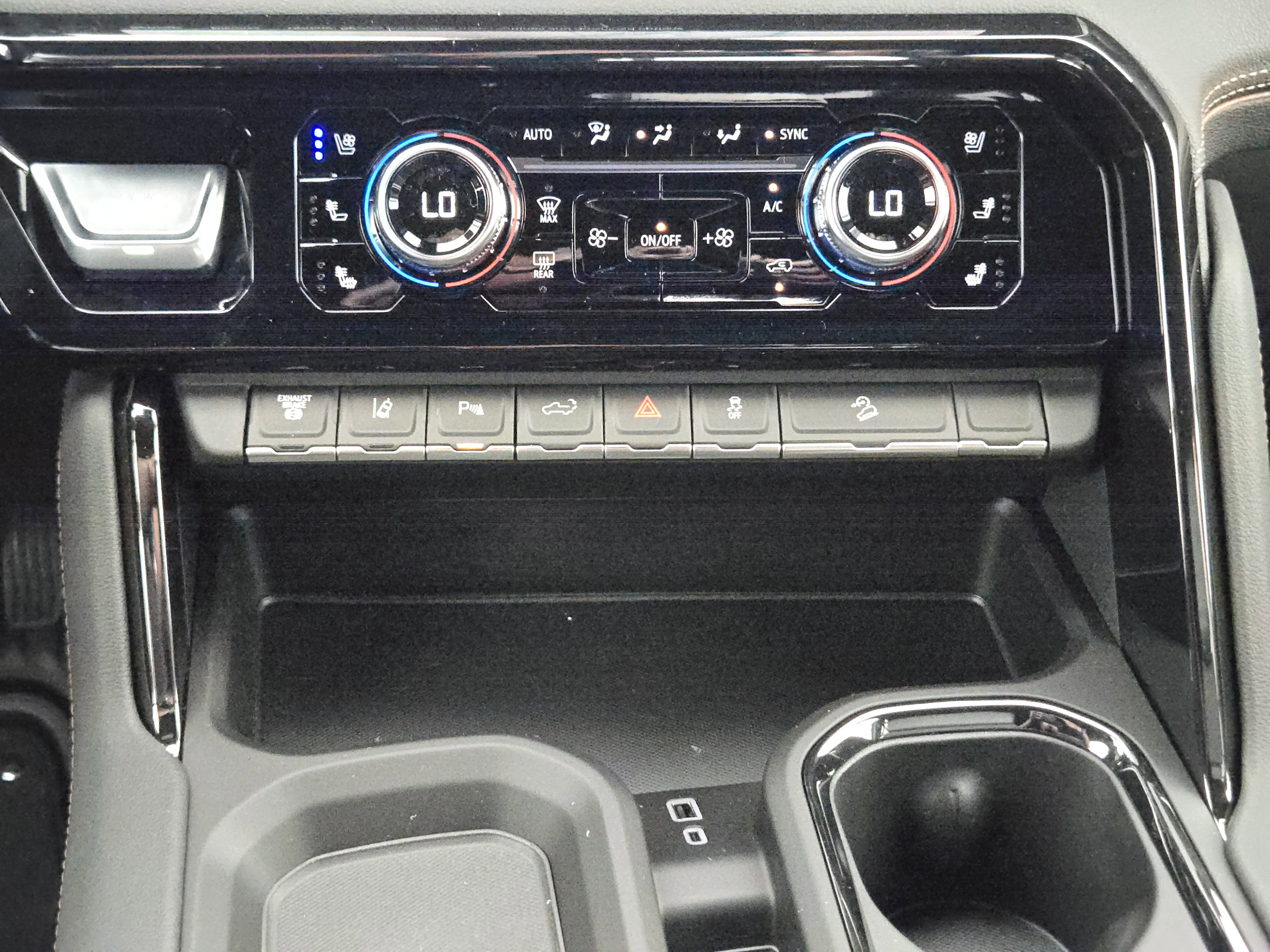 New 2026 GMC Sierra 2500 AT4 w/ AT4 Premium Plus Package image 15