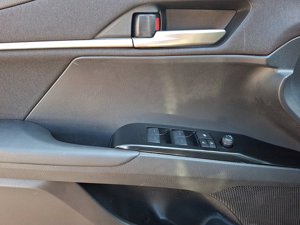 Used 2025 Toyota Camry LE FWD image 13