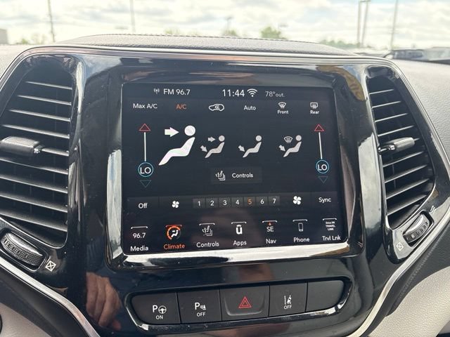 Used 2020 Jeep Cherokee Limited w/ Technology Group FWD image 17