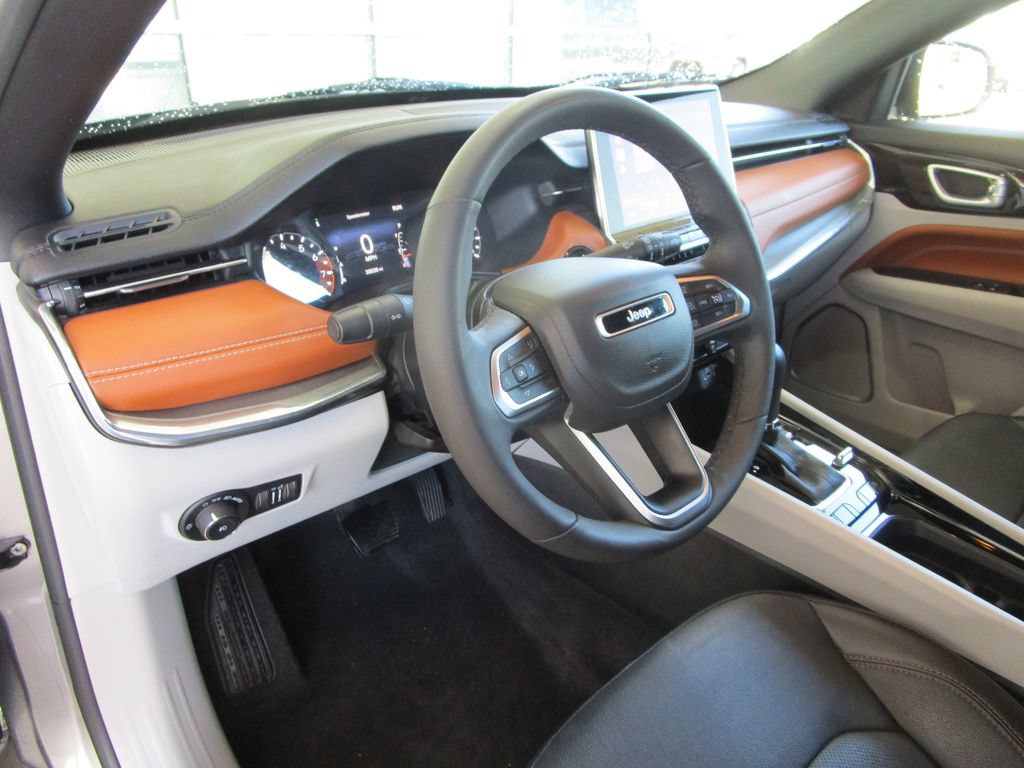 Used 2023 Jeep Compass Limited AWD/4WD image 23
