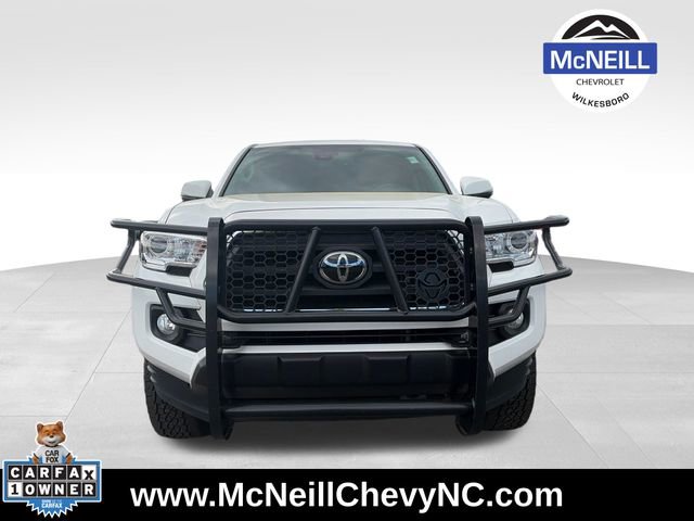 Used 2023 Toyota Tacoma SR5 w/ Technology Package AWD/4WD image 2