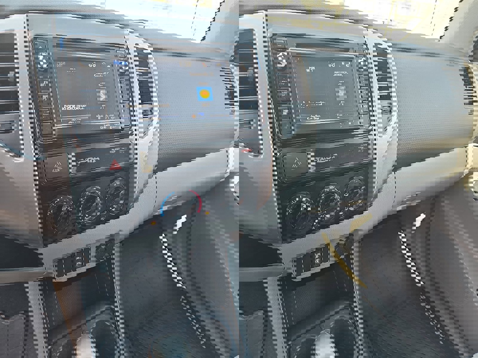 Used 2015 Toyota Tacoma PreRunner w/ SR5 Package RWD image 20