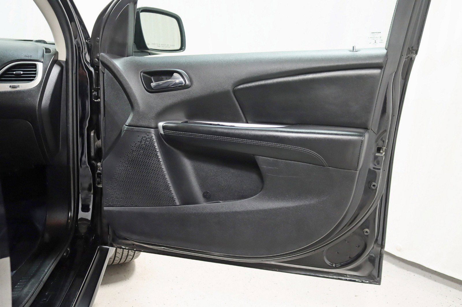 Used 2020 Dodge Journey SE w/ SE Popular Equipment Group image 30