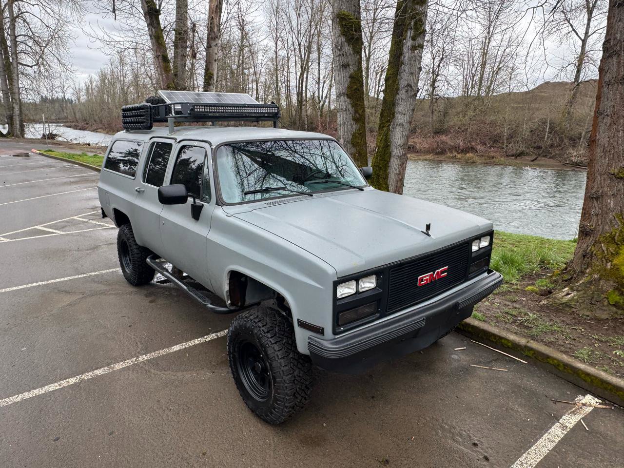 Used 1989 GMC Suburban 4WD image 9