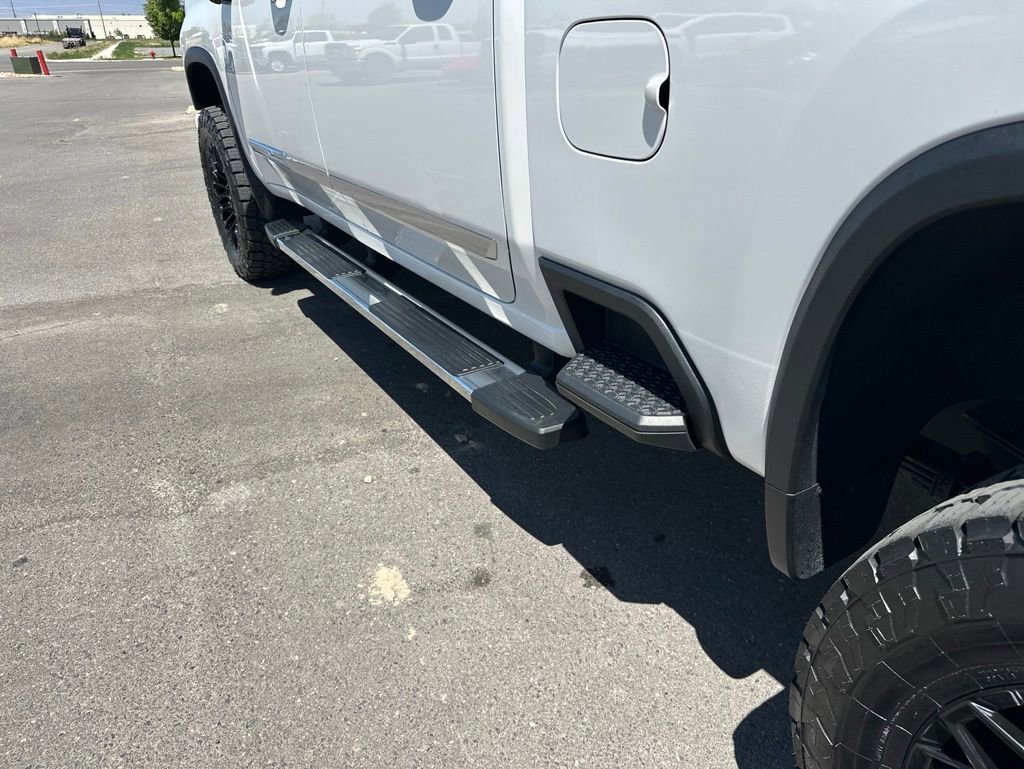 Used 2025 Chevrolet Silverado 2500 High Country w/ Technology Package AWD/4WD image 12