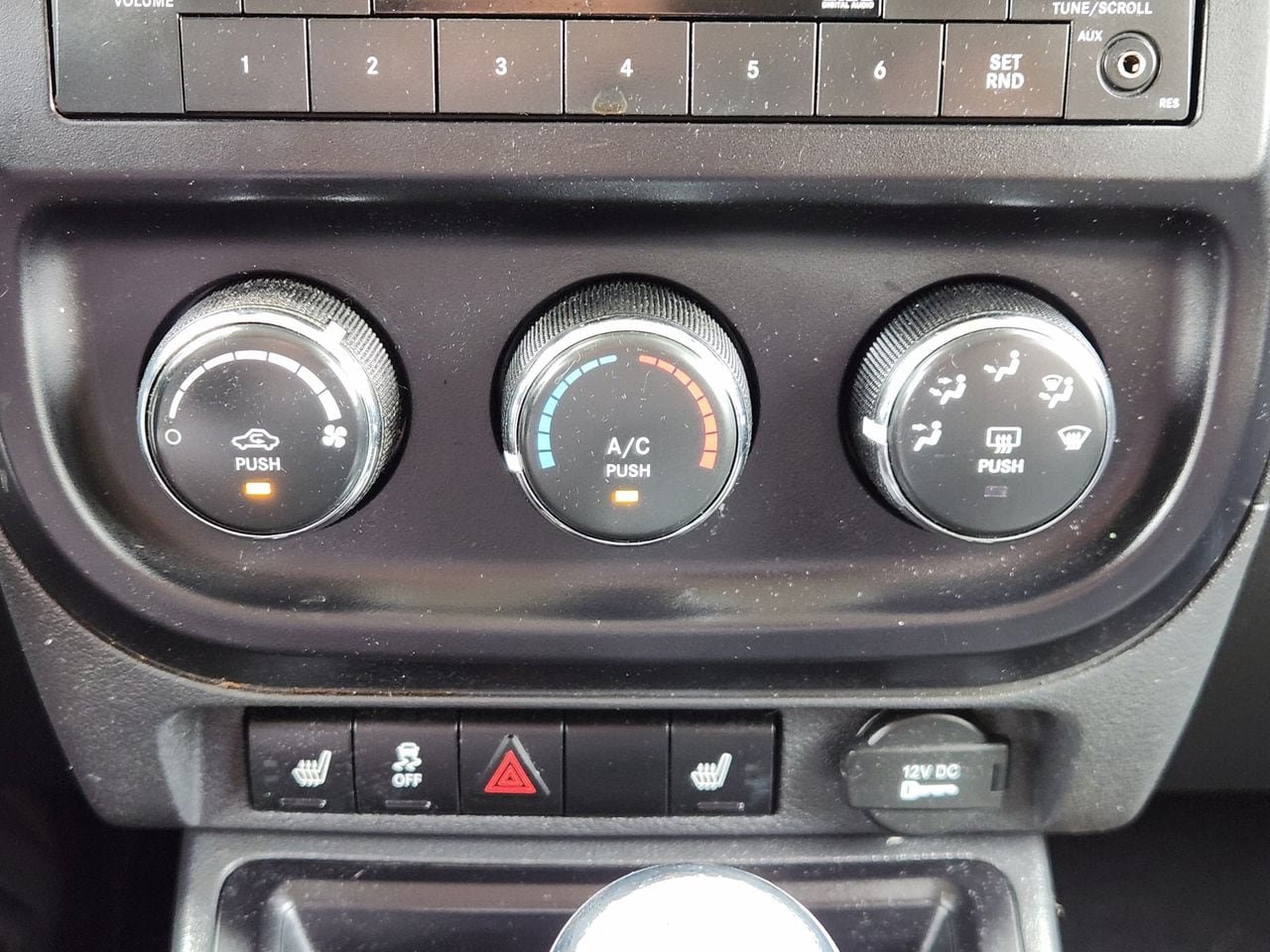 Used 2017 Jeep Patriot Latitude FWD image 16