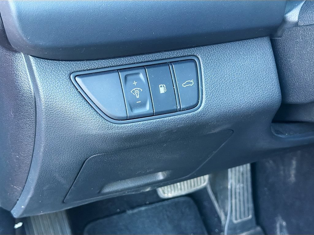 Used 2022 Genesis G70 2.0T RWD image 10