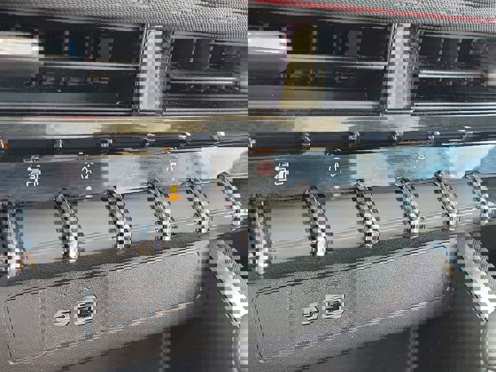 Used 2024 Chevrolet Colorado Z71 w/ Z71 Convenience Package 2 image 30