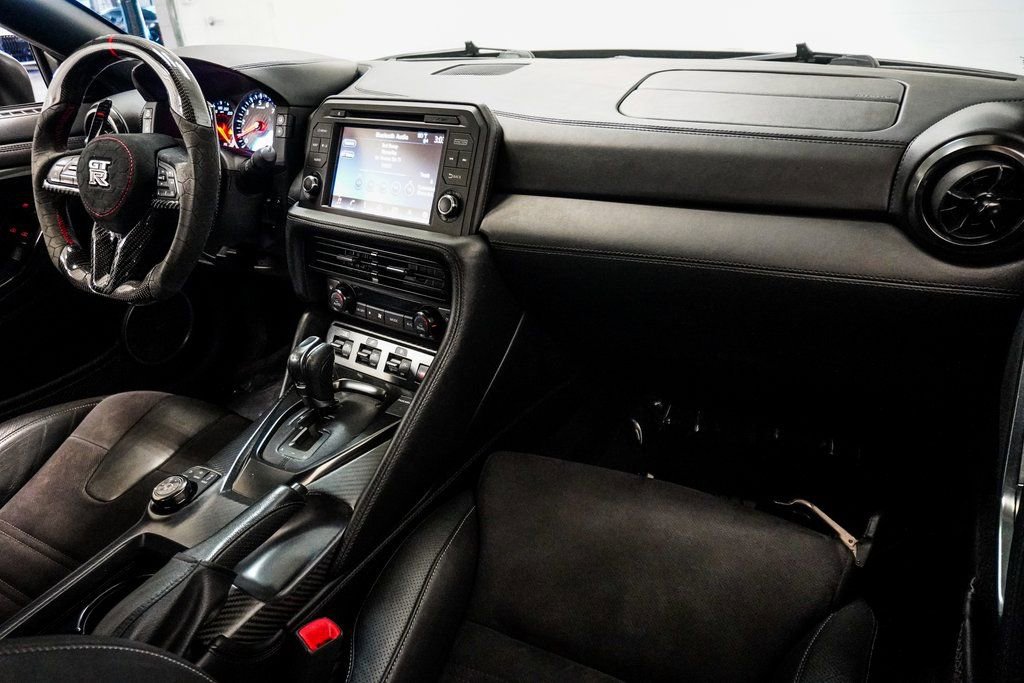 Used 2017 Nissan GT-R Premium AWD/4WD image 22