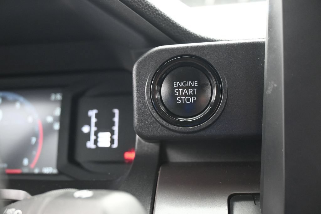 Used 2024 Toyota Tacoma SR5 RWD image 31