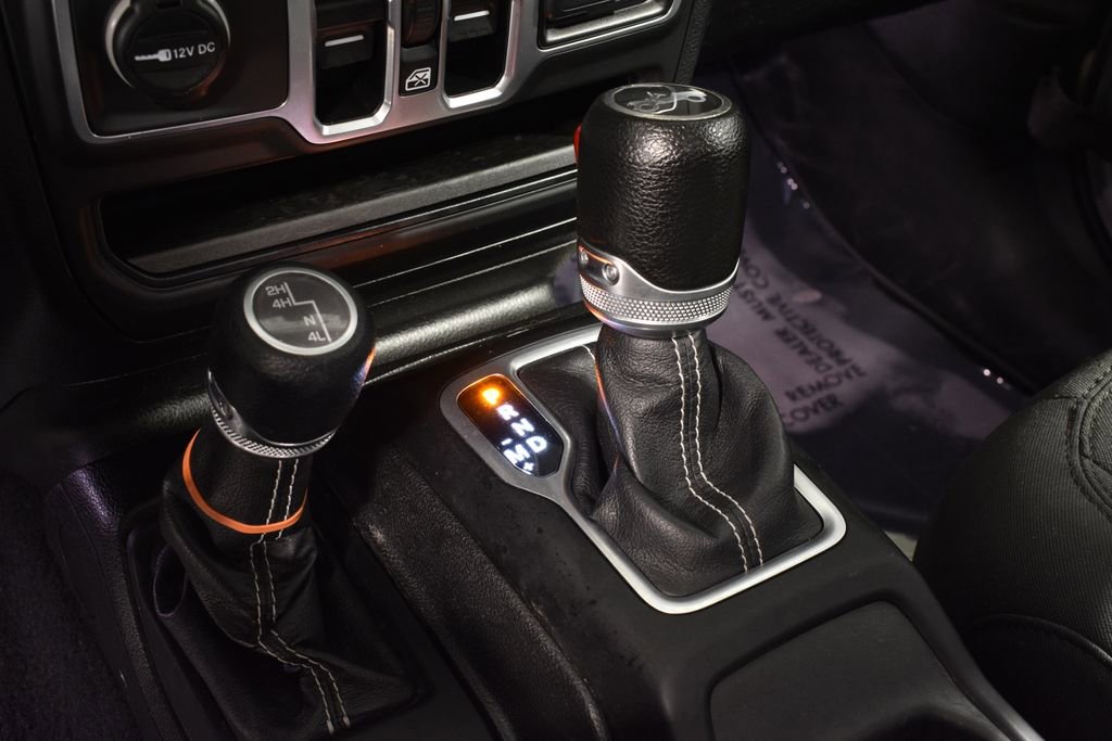 Used 2018 Jeep Wrangler Unlimited Sahara w/ Cold Weather Group image 25