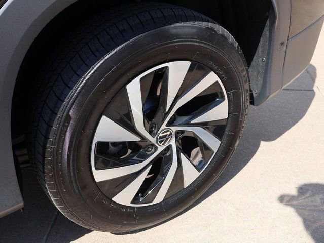 Used 2025 Volkswagen Tiguan S AWD/4WD image 36