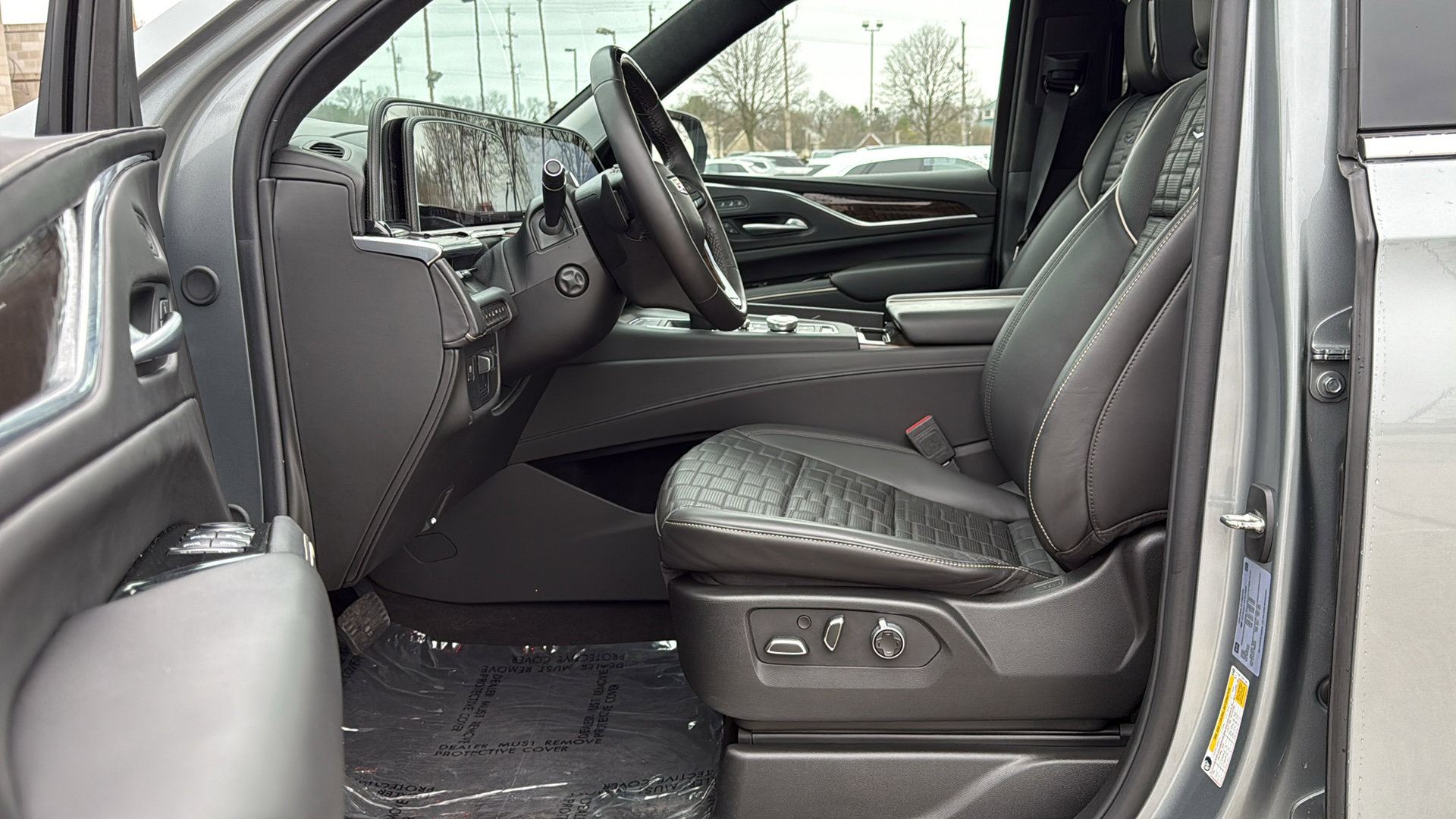 Certified 2024 Cadillac Escalade Premium Luxury Platinum AWD/4WD image 8