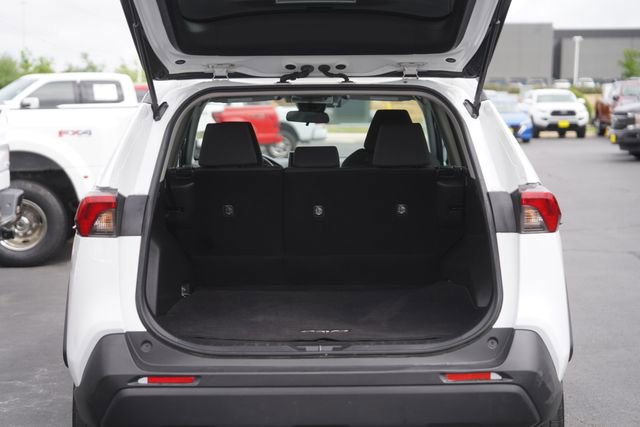 Used 2022 Toyota RAV4 XLE FWD image 31