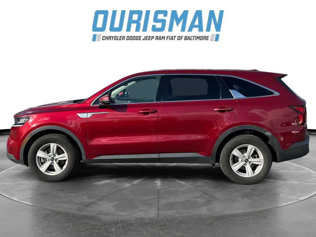 Used 2021 Kia Sorento LX image 3