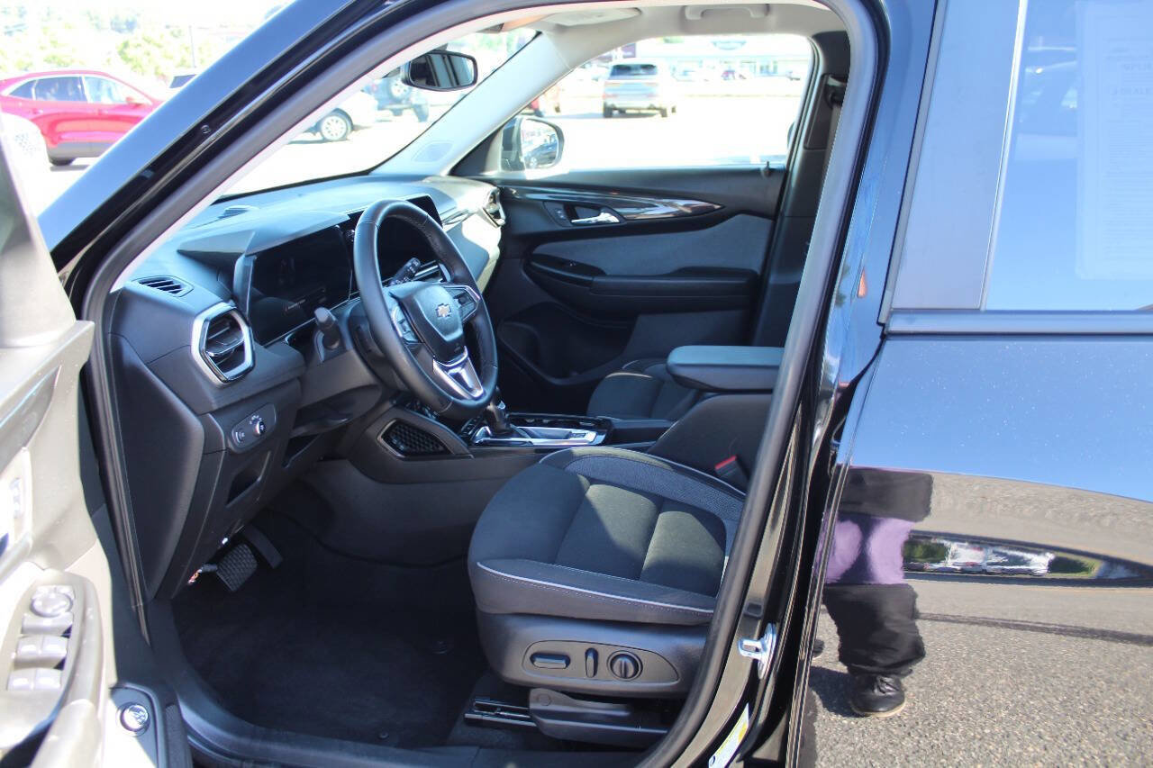Used 2024 Chevrolet TrailBlazer LT w/ Convenience Package image 23
